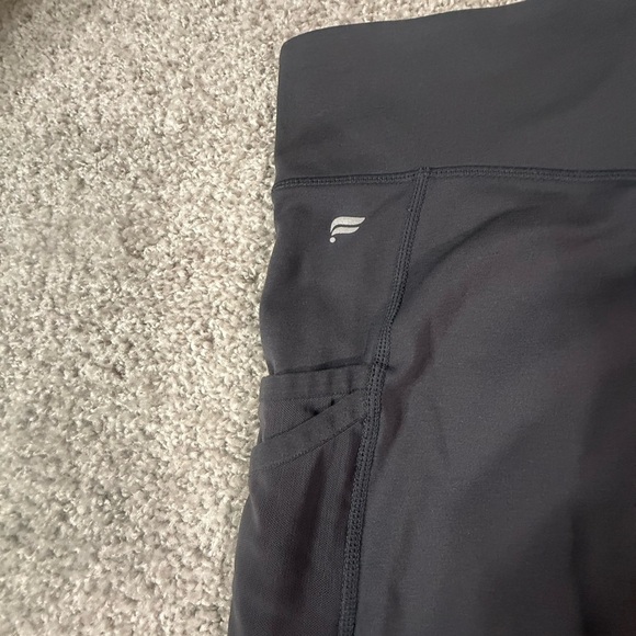 Like new! Fabletics Motion365 High-Waisted Black Leggings – Size Approx. Large - Picture 3 of 6